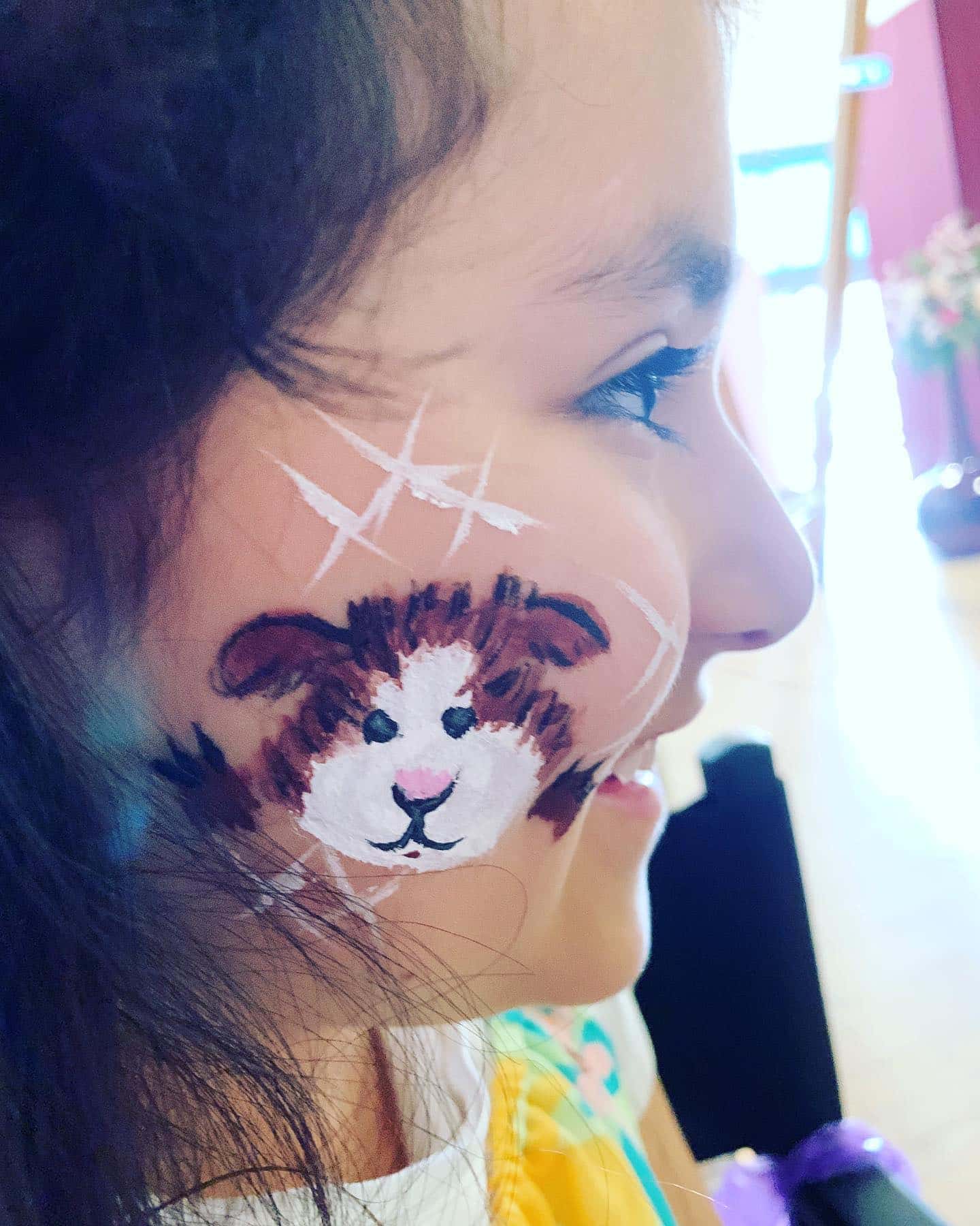 Forside 16 Det var en super hyggelig eftermiddag til Eid fest 🎊 her ønskede kunden et marsvin da hun slev har er der hjemme 😊 jeg synes selv den blev god 🖌😍 Du kan booke mig til din begivenhed via Ansigtsmaleren.dk eller på
mail: info@Ansigtsmaleren.dk
Sammen kan vi give børn og barnlige sjæle en uforglemmelig oplevelse 🎨
https://ansigtsmaleren.dk/
https://booking.setmore.com/scheduleappointment/33cac204-1618-4088-8552-63066875d3f1?lang=Danish
#ansigtsmaleren #ansigtsmaler #sminkeshoppen @sminkeshoppen #sminke #makeup #makeupartist #facepaint #bodyart #kropsmaling #makeupfun #børneglæde #gladebørn #BookTilDinBegivenhed #bookEnAnsigtsmaler #BookAnsigtsmaler #ansigtsmalinghitter #ansigtsmalerhit
#smallbusinessowner #smallbusinesslove #smallbusinesssaturday #smallbusinessgrowth #smallbusinesssupport #smallbusiness #støtdesmåbutikker